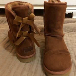 Off brand bailey bow ugg boots